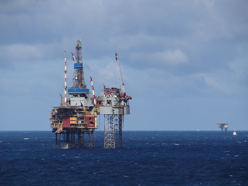 Cross-party MPs and peers demand Rishi Sunak stops 'maxing out' North Sea oil and gas - Left Foot Forward: Leading the UK's progressive debate - Vimarsana News