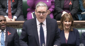 Keir Starmer jokes about a potential Tory-Reform pact at PMQs