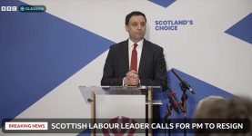 Anas Sarwar has said the prime minister needs to step down