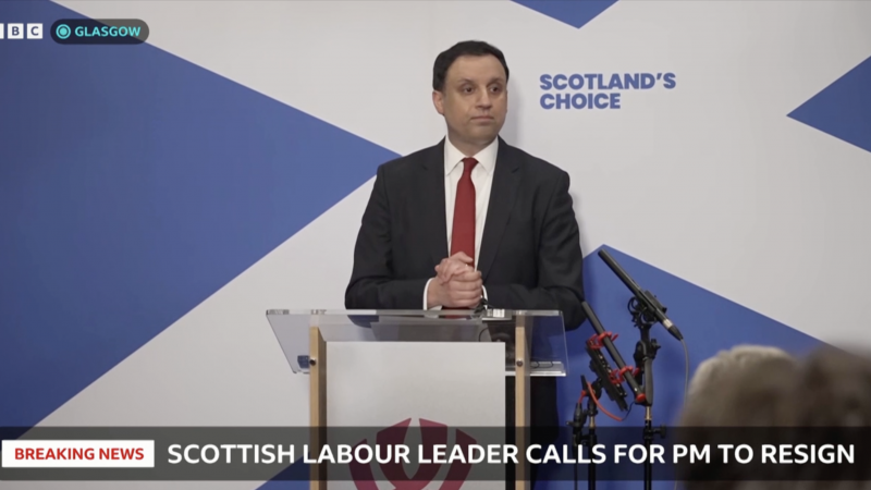 Anas Sarwar has said the prime minister needs to step down