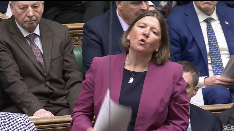 Ellie Chowns calls on Keir Starmer to resign as PM at PMQs
